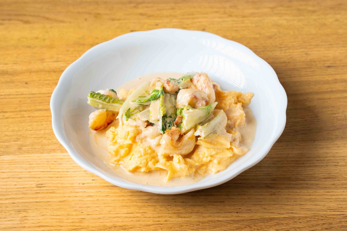 Скрембл с креветками и соусом унаги