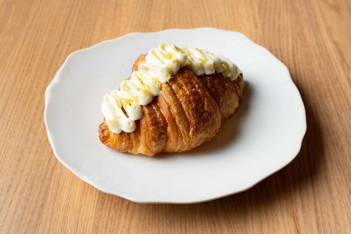 Круассан с лимонным курдом