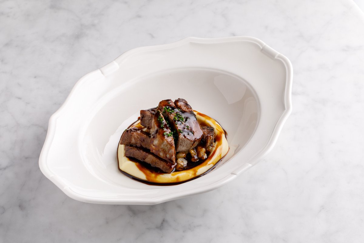 Язык с печеным пастернаком