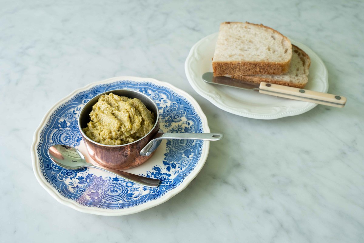 Тапенад из зеленых оливок