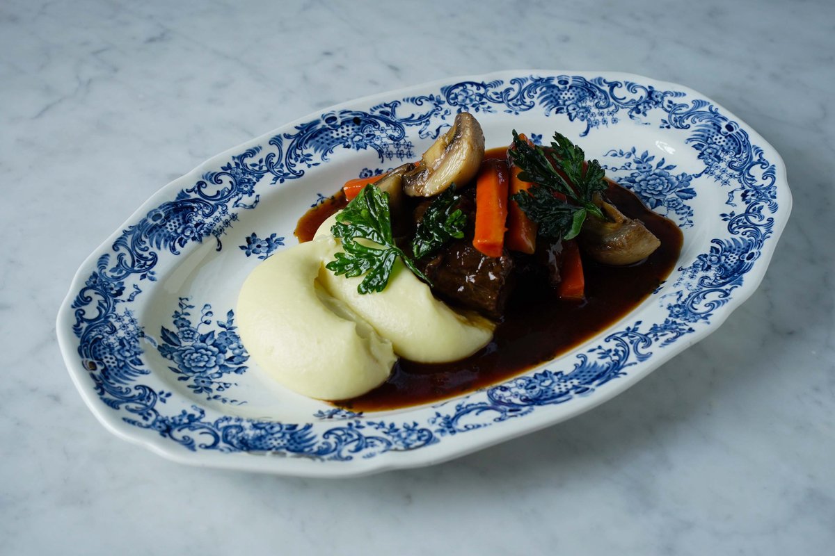 Бёф бургиньон из телячьих щёк