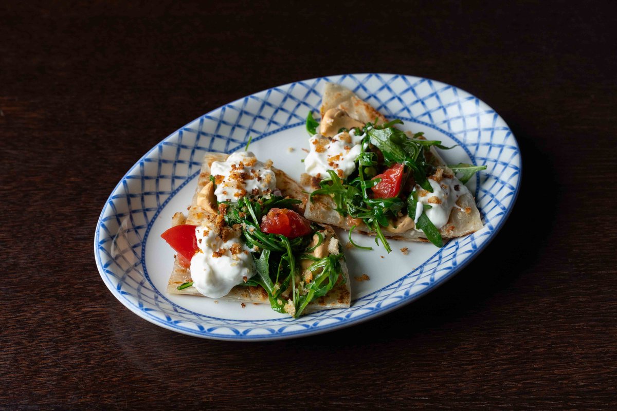 Лепешка роти со страчателлой и чоризо