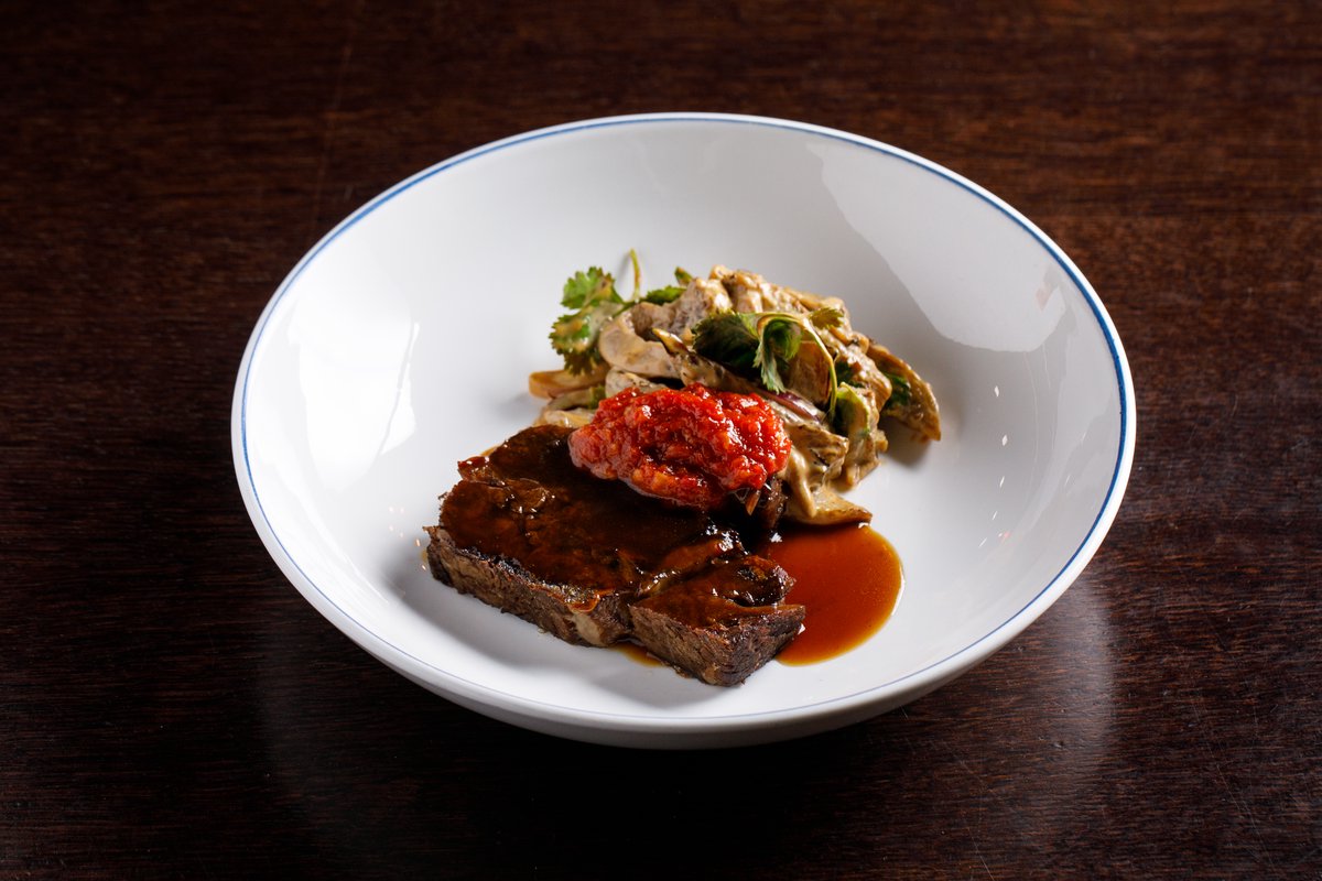 Шея бычка с баклажаном и аджикой