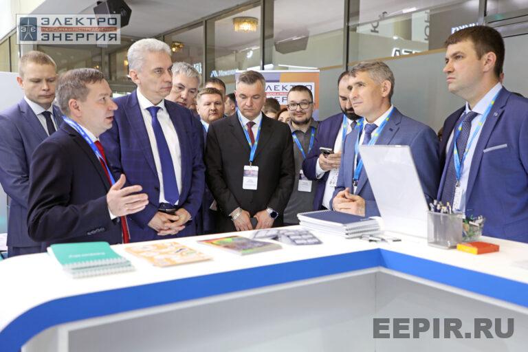 Обход выставки «РЕЛАВЭКСПО-2025» официальной делегацией 