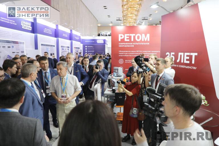 Обход выставки «РЕЛАВЭКСПО-2025» официальной делегацией 