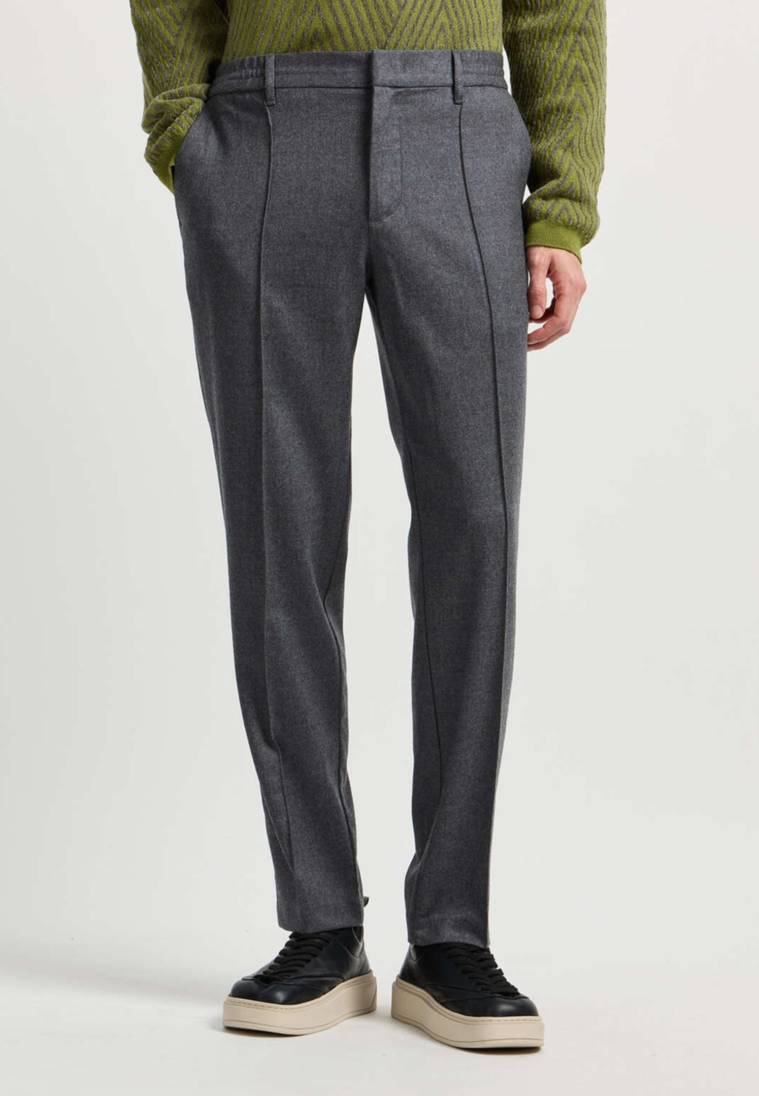 Брюки EMPORIO ARMANI 51900₽