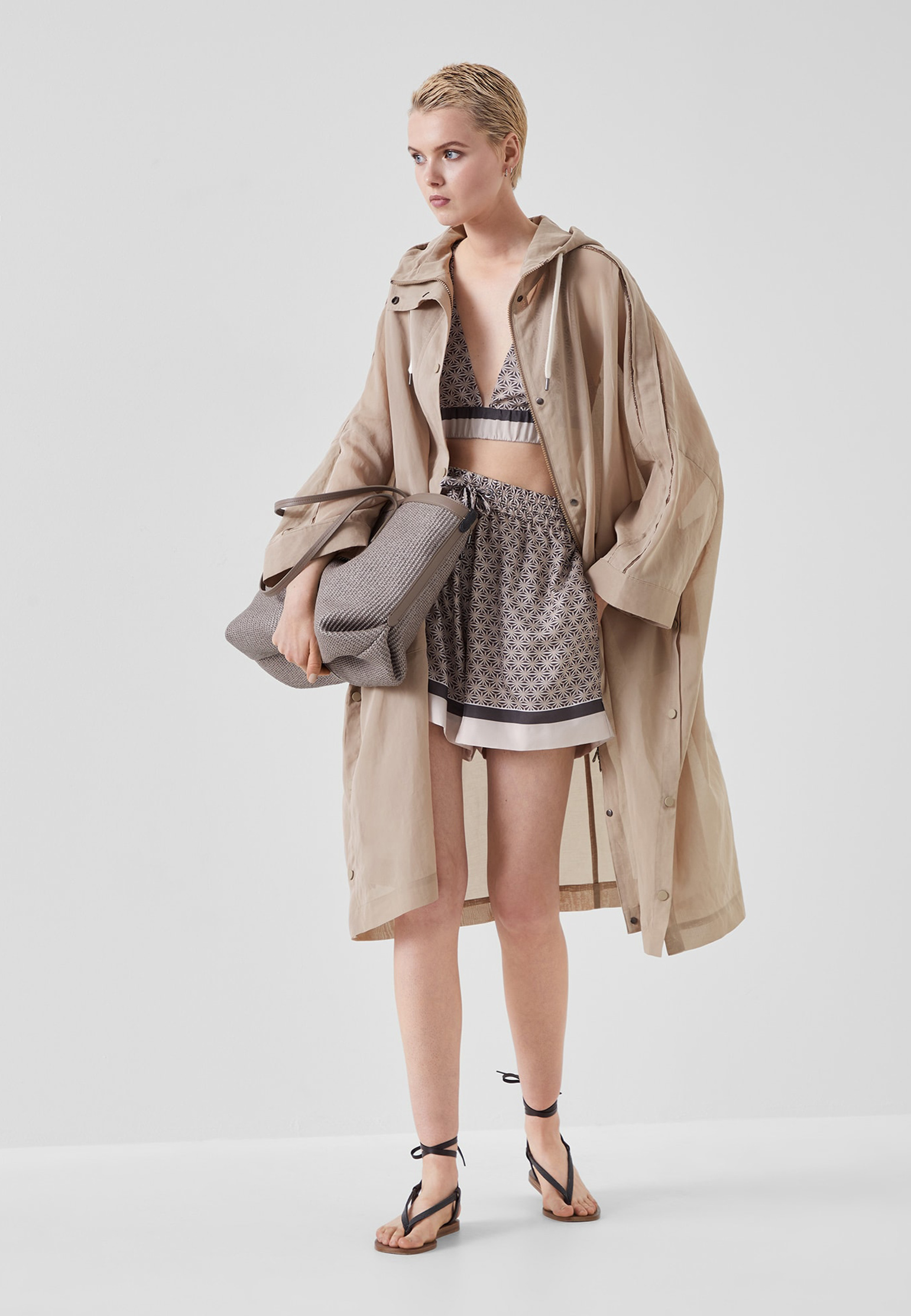 Шорты BRUNELLO CUCINELLI 230900₽