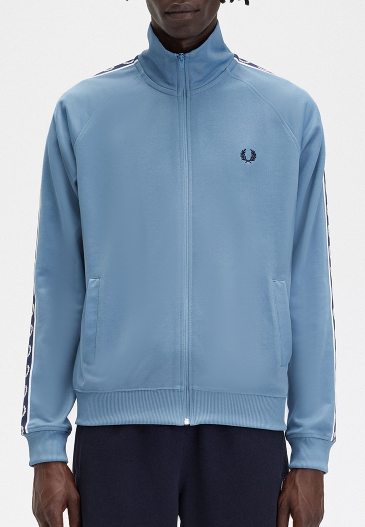 Олимпийка FRED PERRY голубого цвета