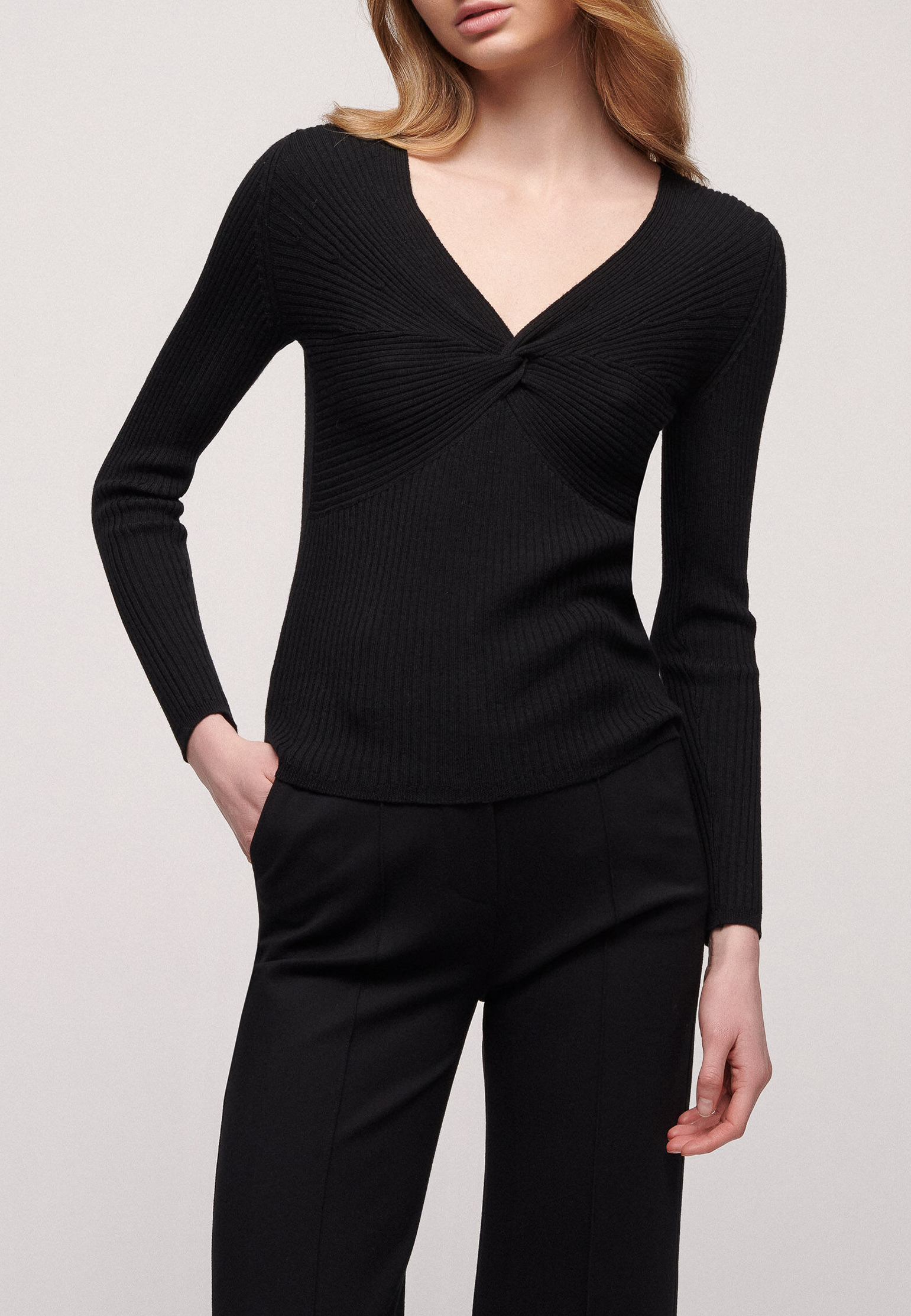 Пуловер LUISA SPAGNOLI Черный, размер M 165998 - фото 1