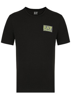 Черная футболка с логотипом EA7