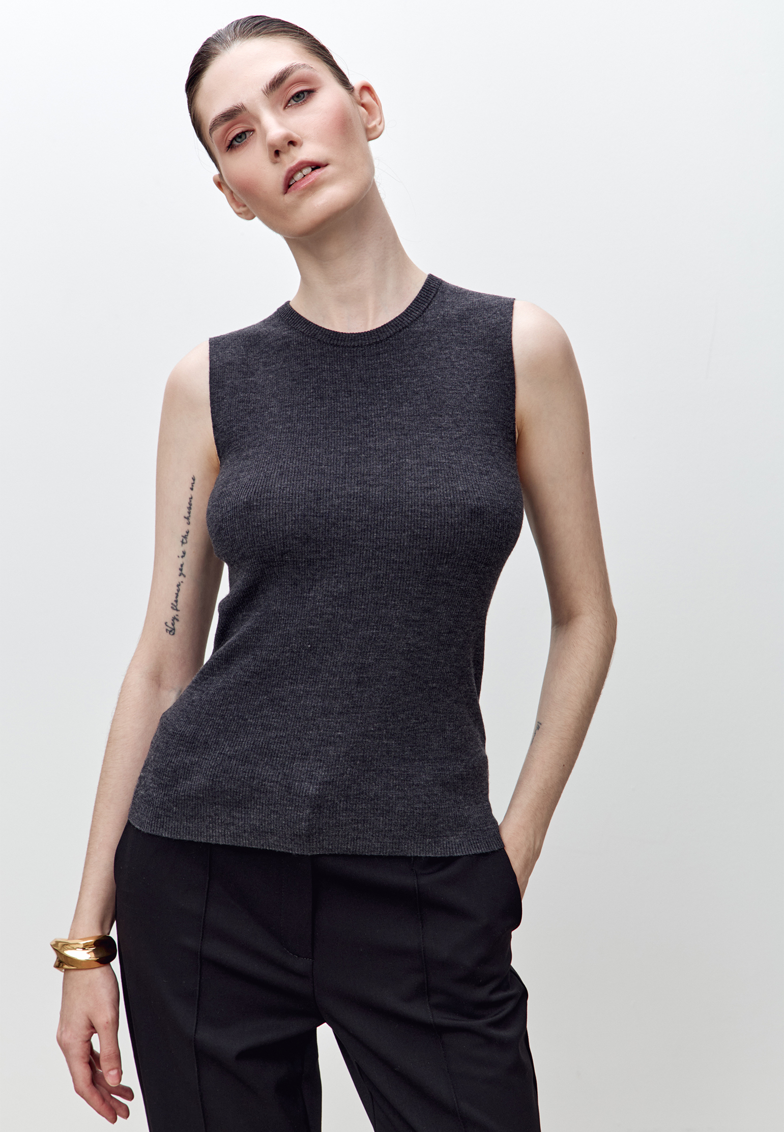 

Безрукавка с декоративным элементом на спине AZUR, Темно-серый, Темно-серый