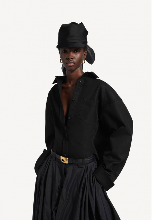 Монохромный образ Balenciaga