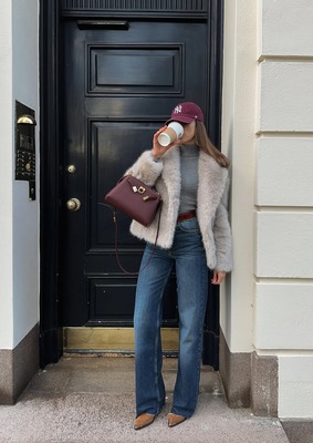 @lauralaberr в меховой куртке