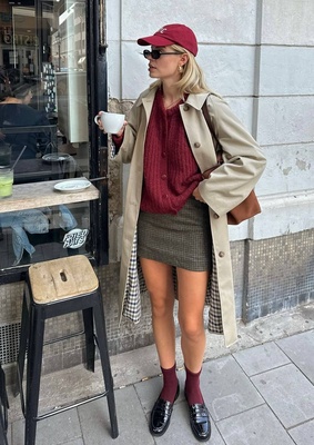 Linda Sza в тренче