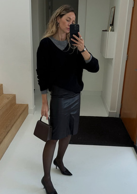 Anouk Yve в кожаной юбке