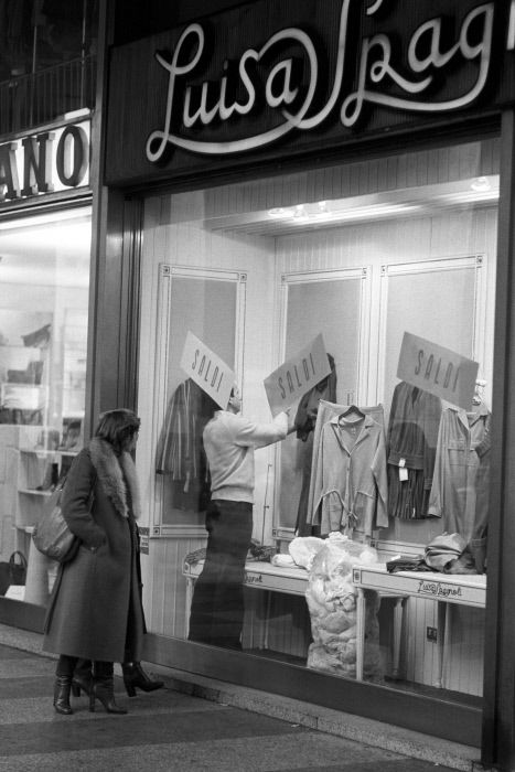 витрины бутика Луиза Спаньоли , 1970