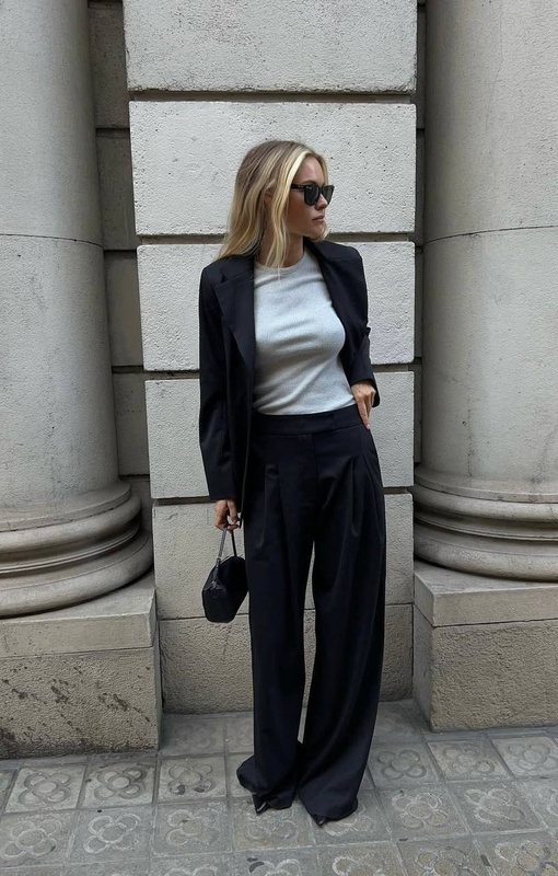 Claire Rose в образе casual
