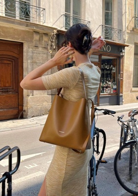 Женская сумка из кожи