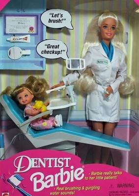 Кукла Барби врач