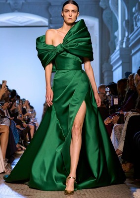 Зеленое платье с бантом Elie Saab