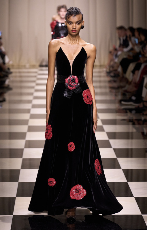 Черное платье А-силуэта Dior