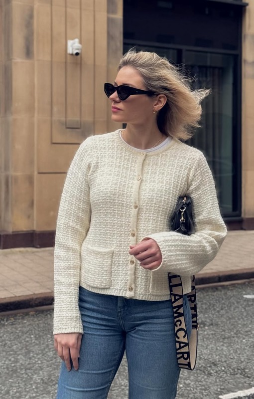 Iveta в жаккардовом жакете