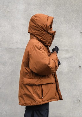 Ryo Takashima в ярком пуховике