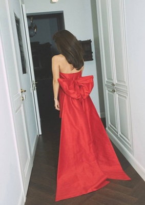 Красное платье с бантом