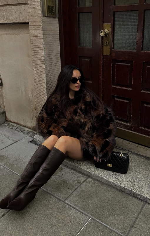 Olivia Węgier в шубе