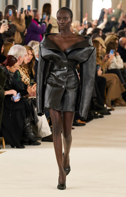 Показ Schiaparelli