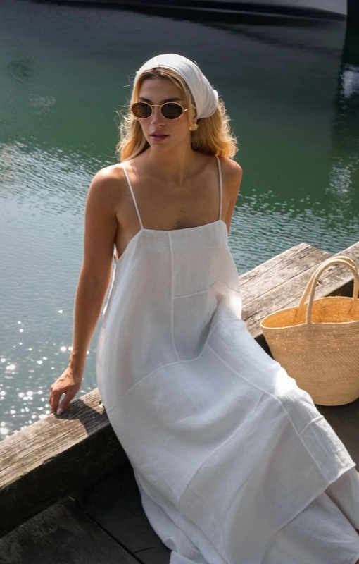 Cass DiMicco в летнем платье