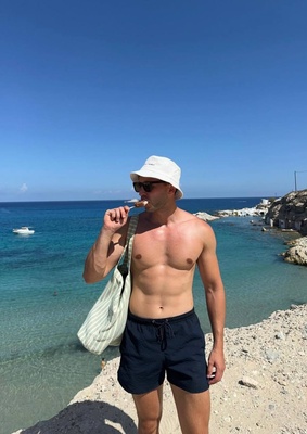 Alberto Tabar на пляже