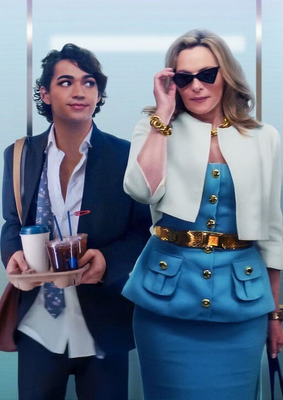 Кадр из сериала Glamorous
