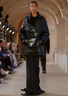 Кожаная куртка со змеиным принтом Victoria Beckham