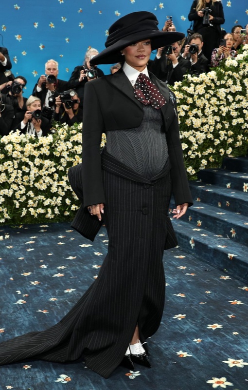 Рианна в образе от Marc Jacobs