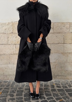 Dasha Mityagina в меховом пальто