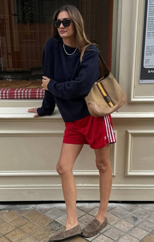 Annelaure Mais в шортах adidas