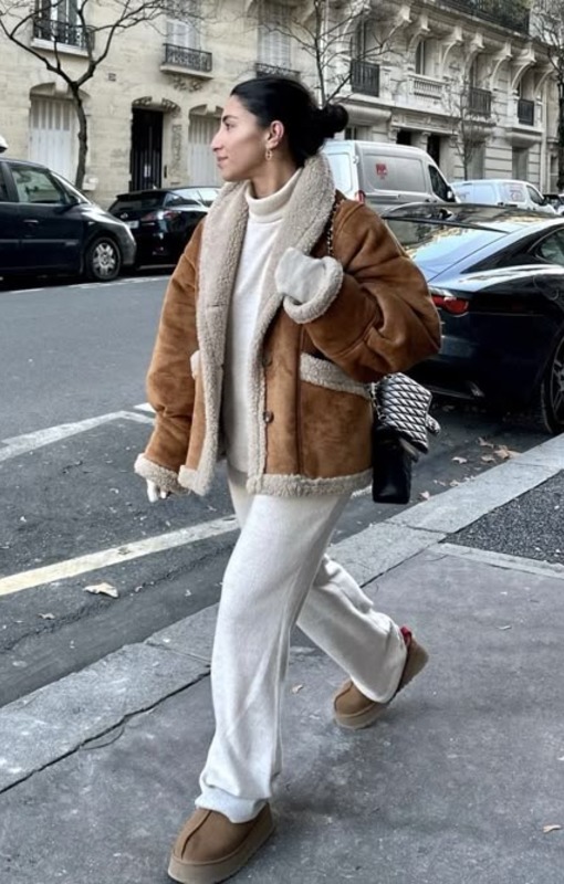 Kenza Parente в дубленке