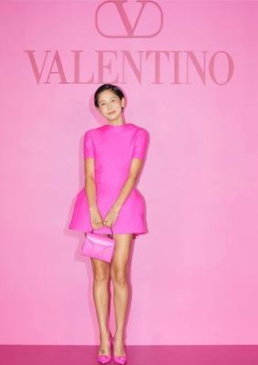 Розовое платье мини Valentino
