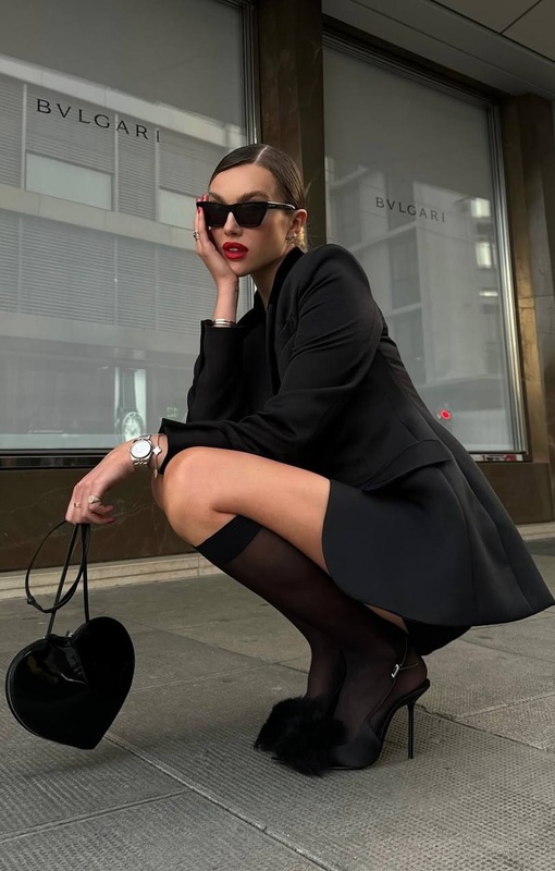 Sasha Fuks в черном приталенном жакете