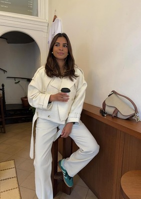 Emelie Natascha Lindmark в белой косухе