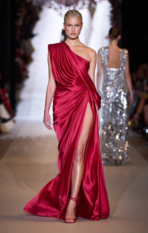 Красное атласное платье Zuhair Murad