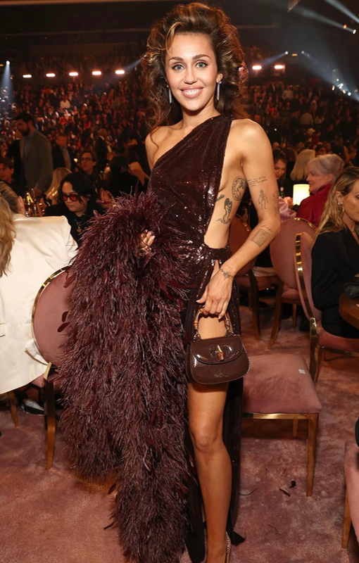 Майли Сайрус в платье Gucci 