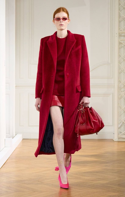 Красное пальто Givenchy