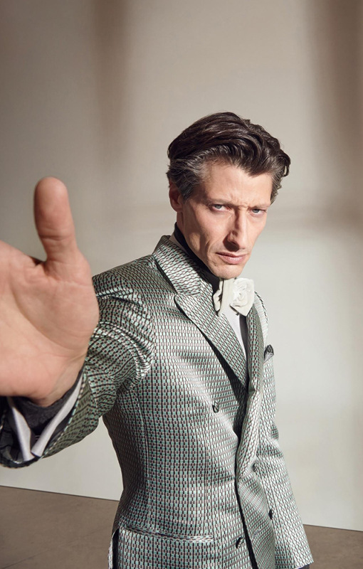 Акцентный пиджак Brioni
