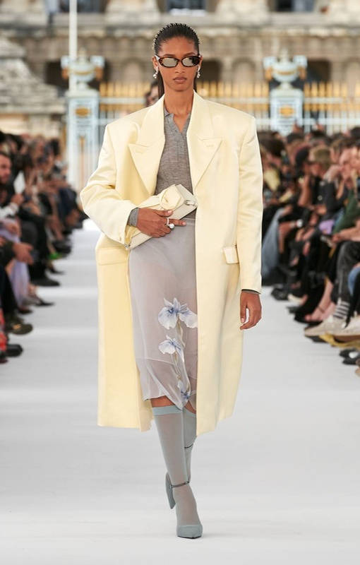 Желтое пальто Givenchy