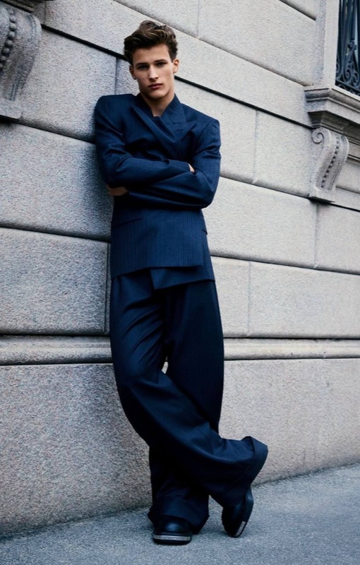 Классический костюм Emporio Armani