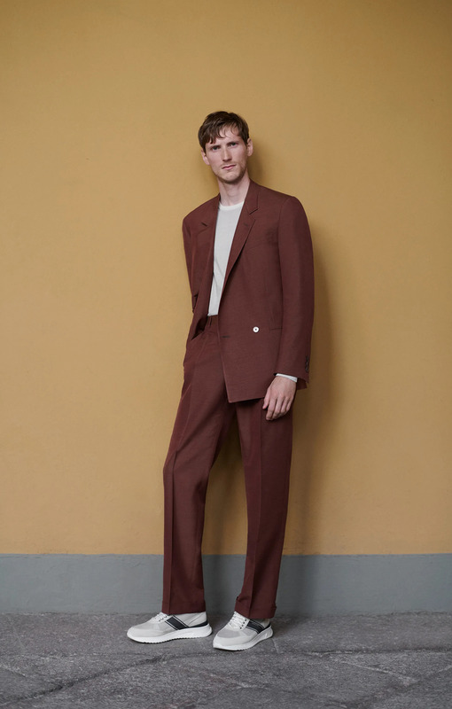 Коричневый костюм Corneliani