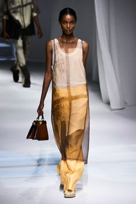 Белая майка Fendi