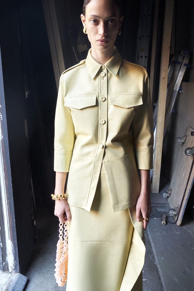 Кожаная юбка и рубашка от Jil Sander